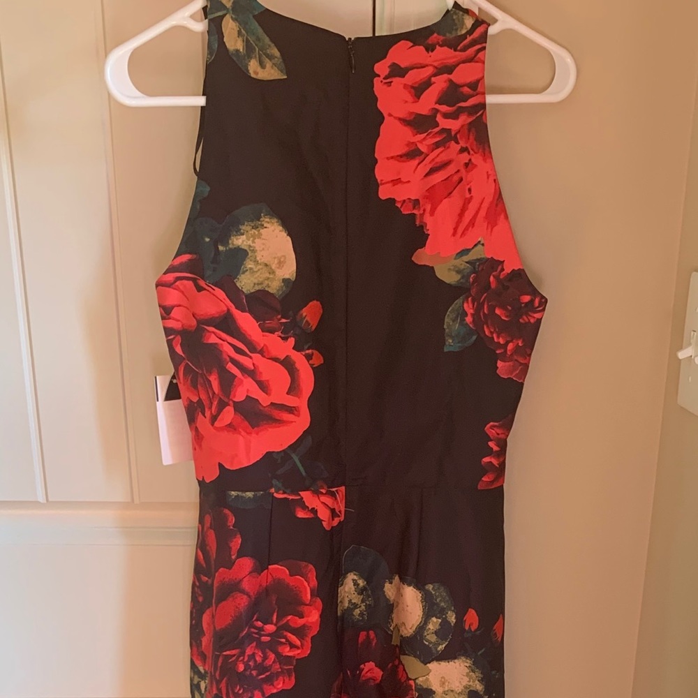 Beautiful Gown - Picture 2 of 6